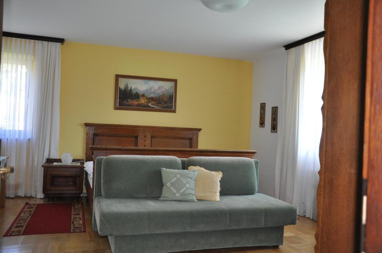 Neuwirth Apartment *